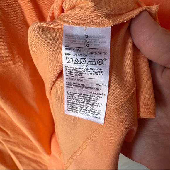 Old Navy Crewneck Tee - Picture 3 of 3